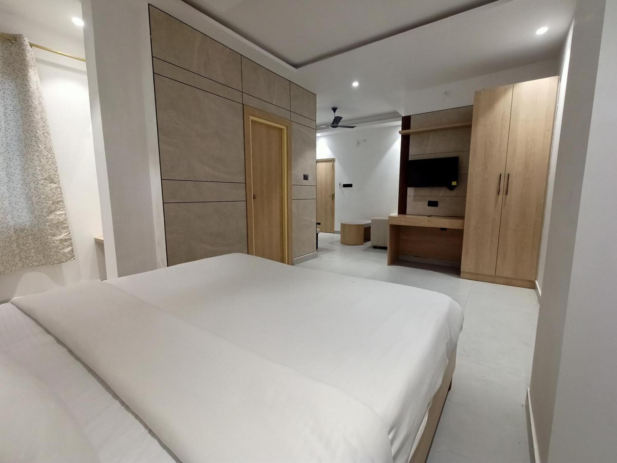Hotel Global Inn -1 Km From Railway Station - Lift Food And Free Parking Lucknow Exterior photo