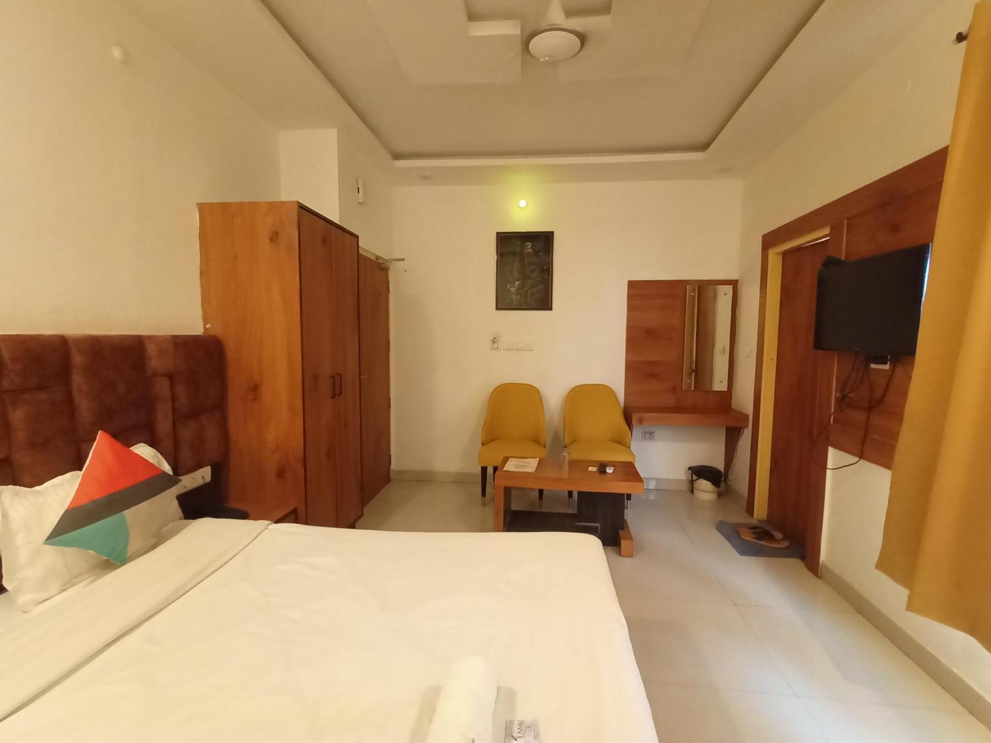 Hotel Global Inn -1 Km From Railway Station - Lift Food And Free Parking Lucknow Exterior photo