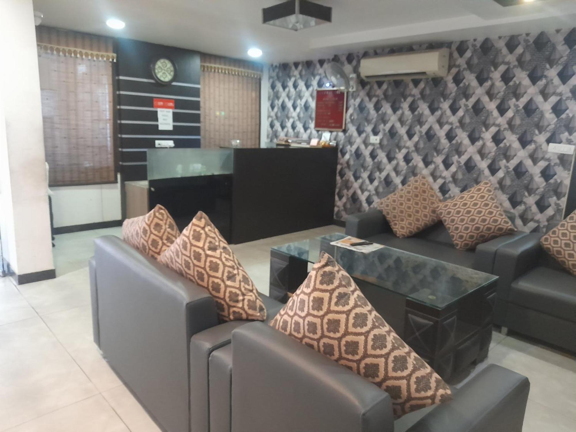 Hotel Global Inn -1 Km From Railway Station - Lift Food And Free Parking Lucknow Exterior photo